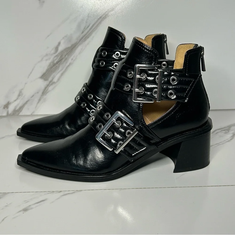 Steve Madden Black Ankle Boots with Buckle Detail Size 8.5